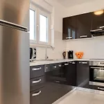 Cera Fuer 8 Personen In By Interhome * Pula