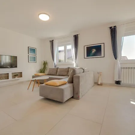 Cera Fuer 8 Personen In By Interhome Σπίτι διακοπών