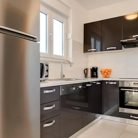 Cera Fuer 8 Personen In By Interhome * Πούλα
