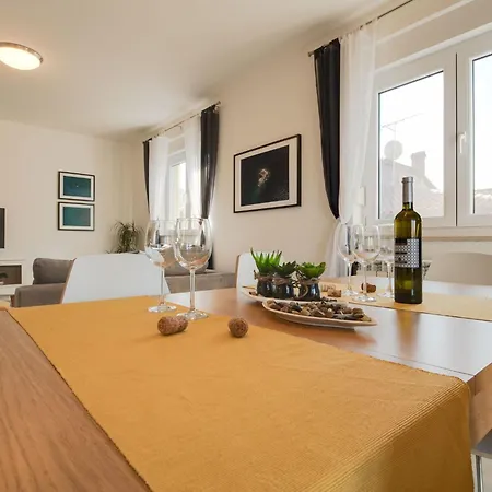 Σπίτι διακοπών Cera Fuer 8 Personen In By Interhome Πούλα