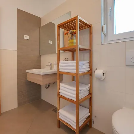Cera Fuer 8 Personen In By Interhome Σπίτι διακοπών