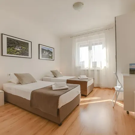 Σπίτι διακοπών Cera Fuer 8 Personen In By Interhome *
