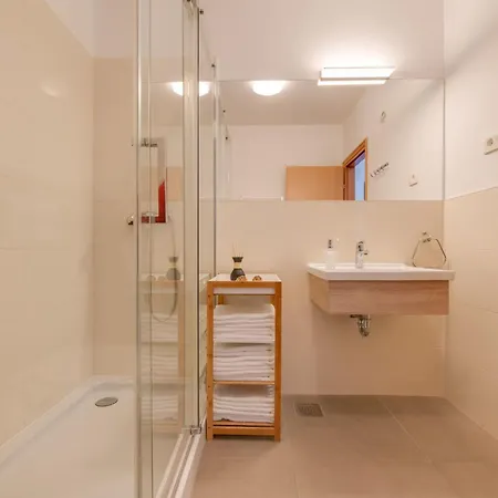 Cera Fuer 8 Personen In By Interhome *