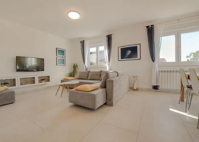 Cera Fuer 8 Personen In By Interhome Prázdninový dům