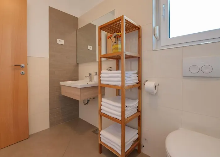 Cera Fuer 8 Personen In By Interhome Prázdninový dům