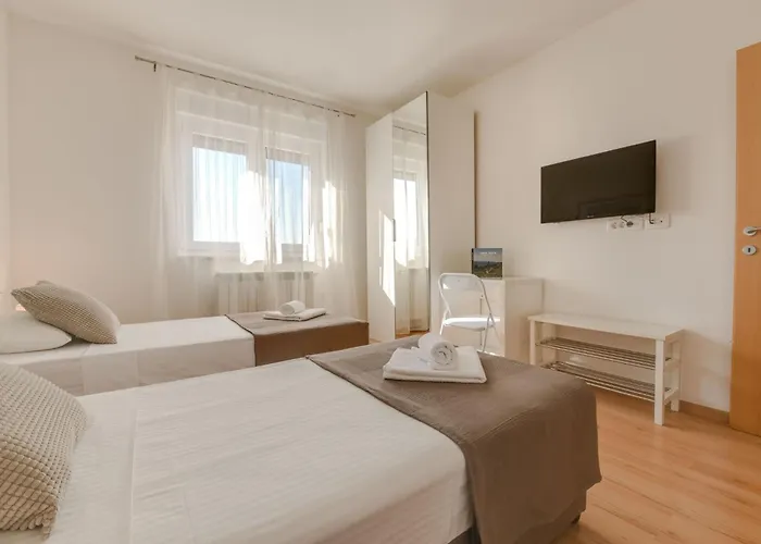 Prázdninový dům Cera Fuer 8 Personen In By Interhome *
