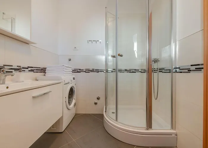 Cera Fuer 8 Personen In By Interhome Prázdninový dům Pula